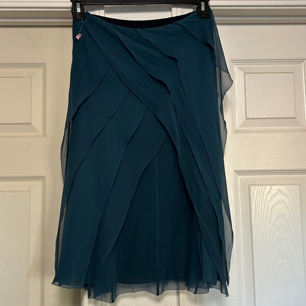 NWOT Worth 100% silk lined and layered Skirt Sz 0